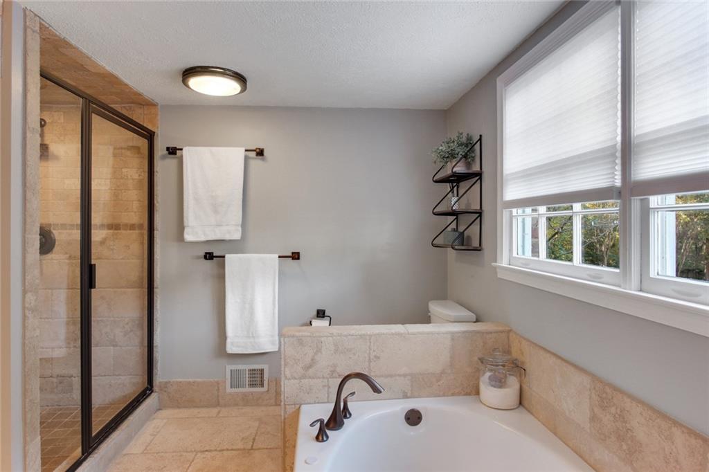 2864 Fontainebleau Drive