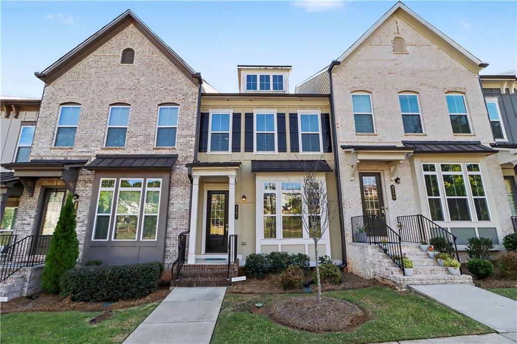 3297 Park Pointe Cir Circle