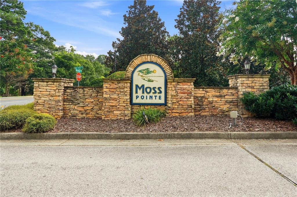 101 Moss Pointe Drive