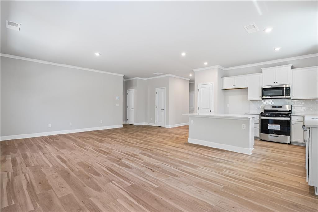 482 Village Lane