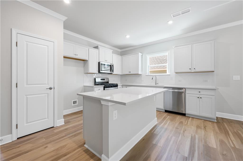 482 Village Lane