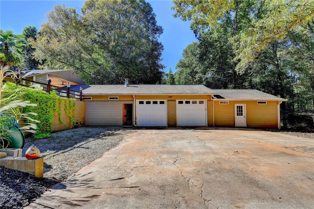 2962 Norman Circle, Duluth, Georgia image 7