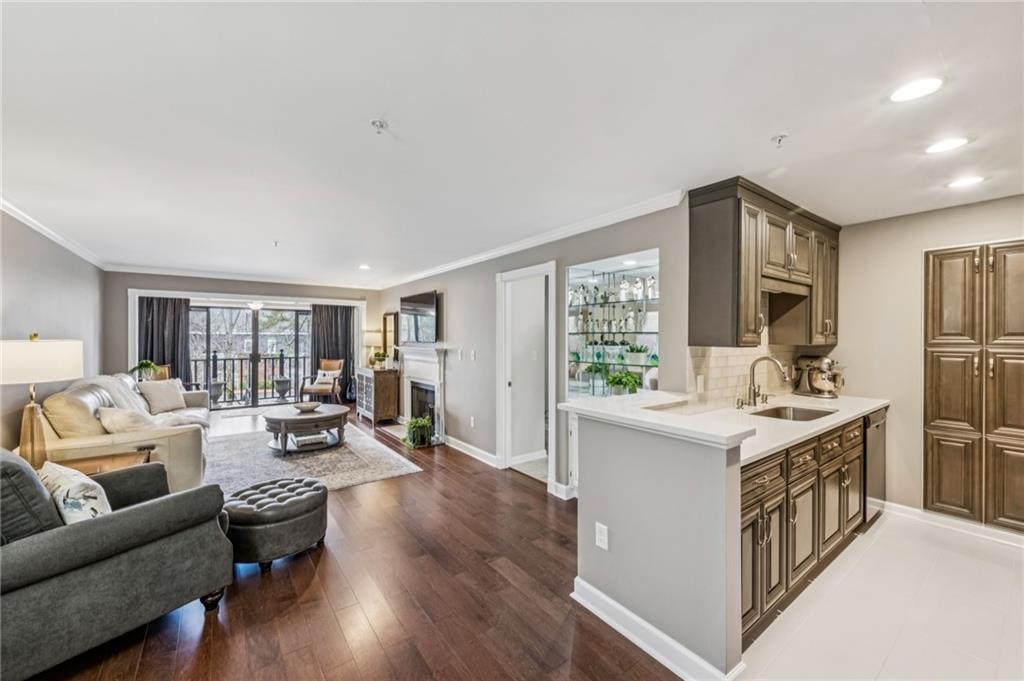 28206 Plantation Drive NE 206