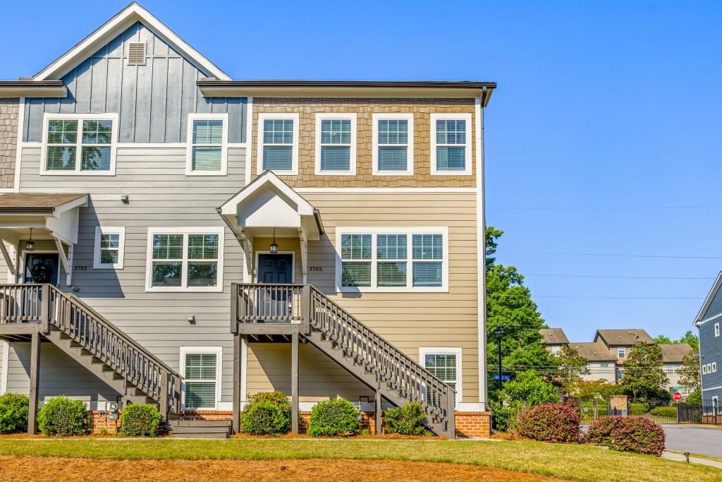 3765 Oxford Circle