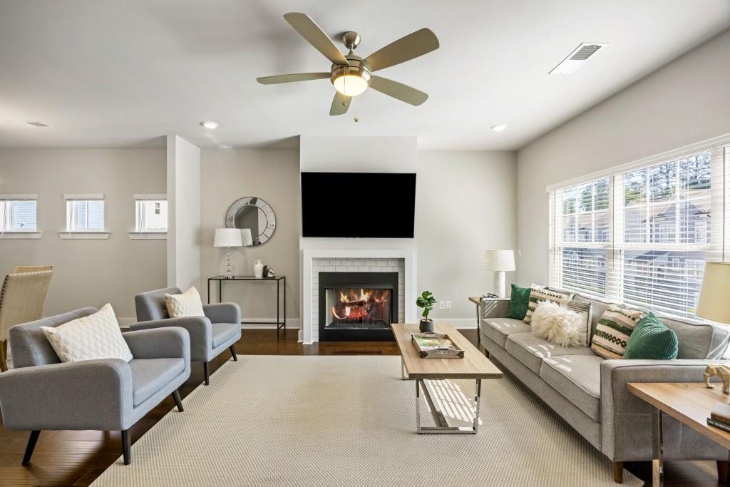 3765 Oxford Circle