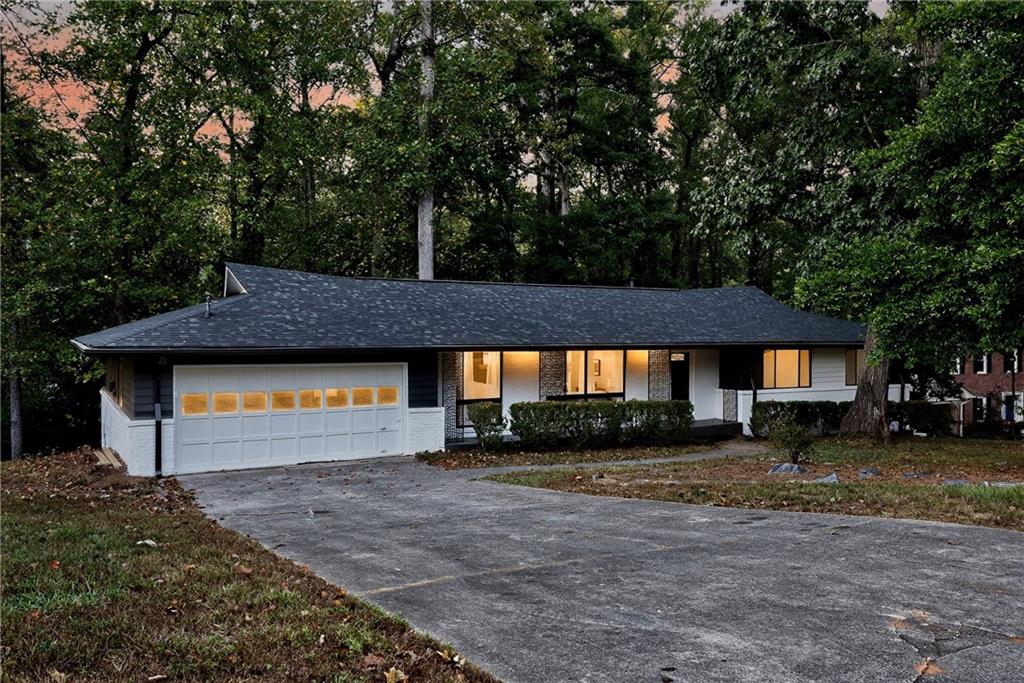 2636 Whiteleigh Court NE