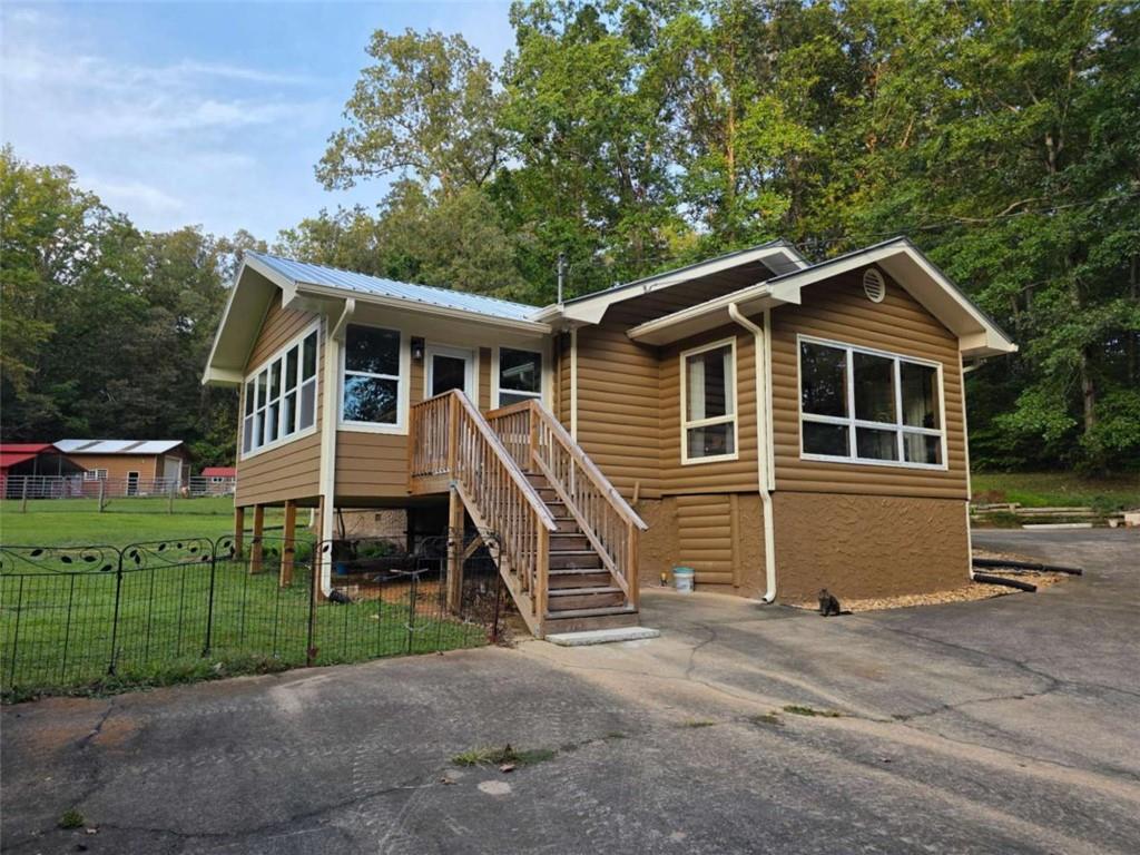 403 N Stringer Road N