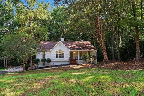 Homes For Sale - 3150 Skyler Court<br/> Douglasville, GA 30135
