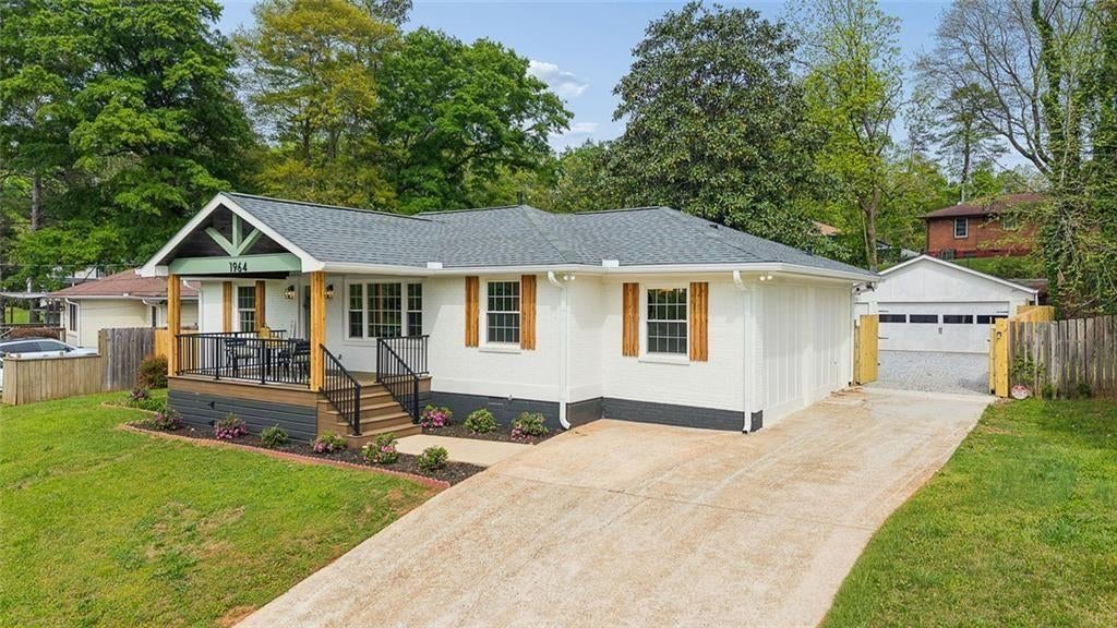 1964 E Lakeside Drive