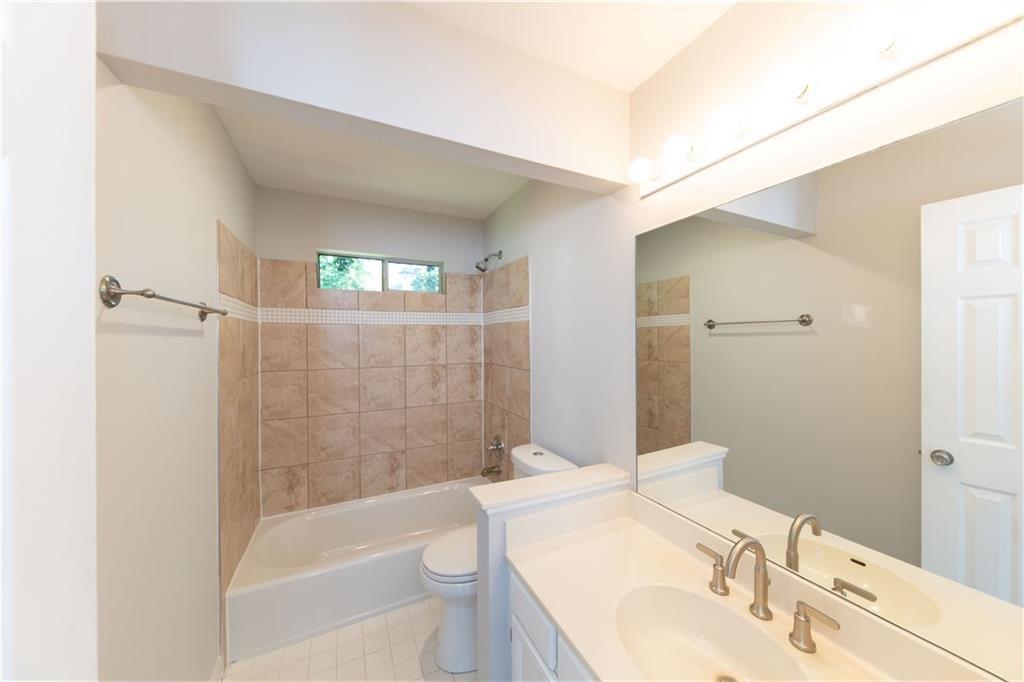 2530 Lockmeade Way, Lawrenceville, Georgia image 24