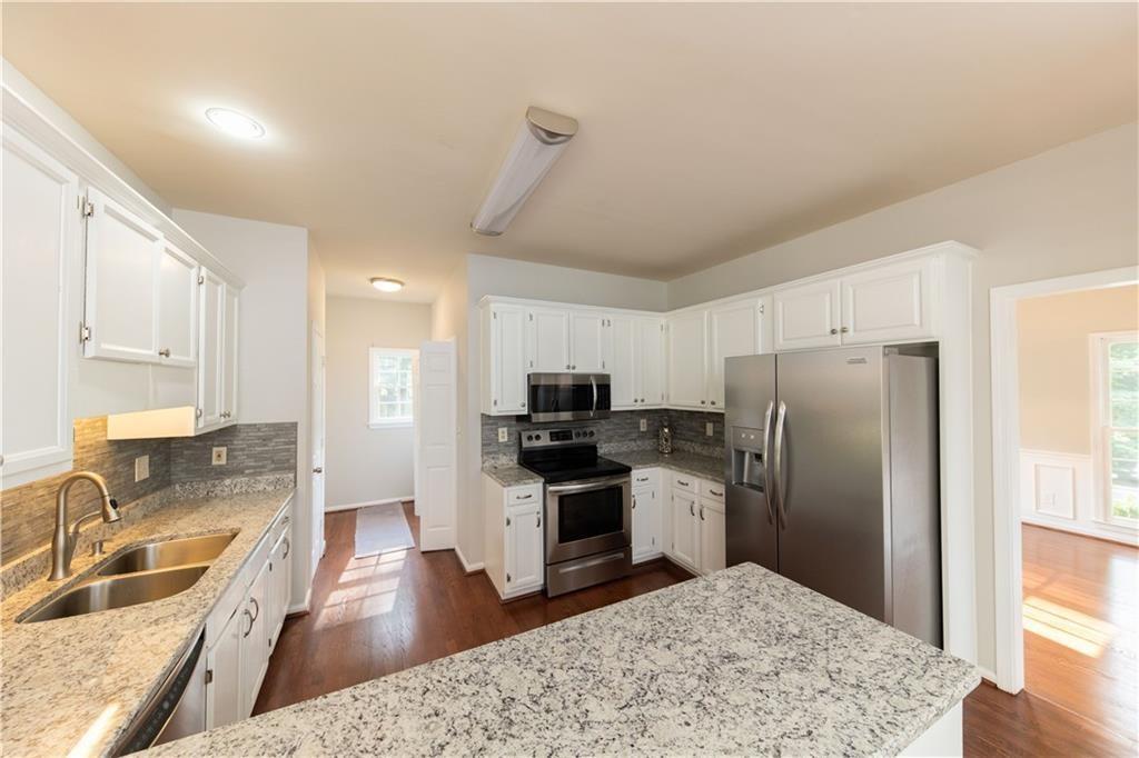 2530 Lockmeade Way, Lawrenceville, Georgia image 12