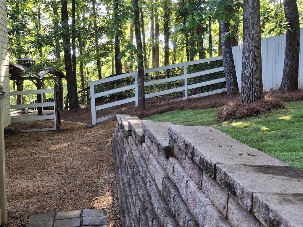 3978 Devonshire Drive, Marietta, Georgia image 6