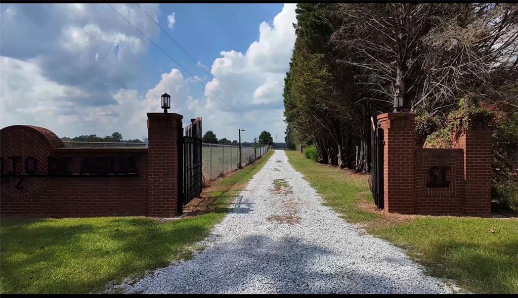 2011 Stinchcomb Road