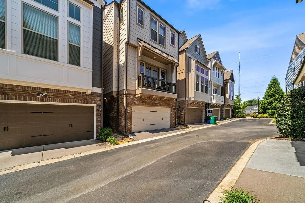 156 Blakemore Drive SE