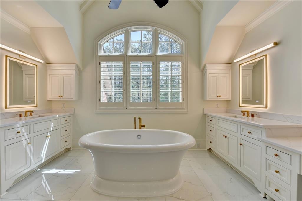 4505 Whitestone Way, Suwanee, Georgia image 10