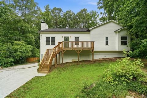 Homes For Sale - 3355 Hillside Drive<br/> Snellville, GA 30078