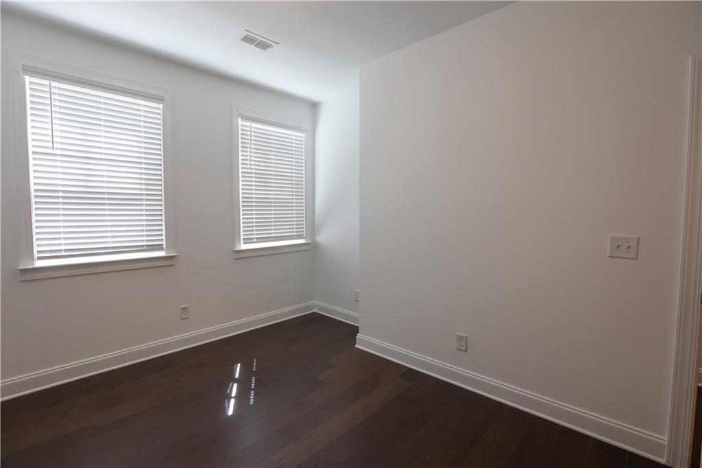 6569 Beacon Drive, Sandy Springs, Georgia image 40