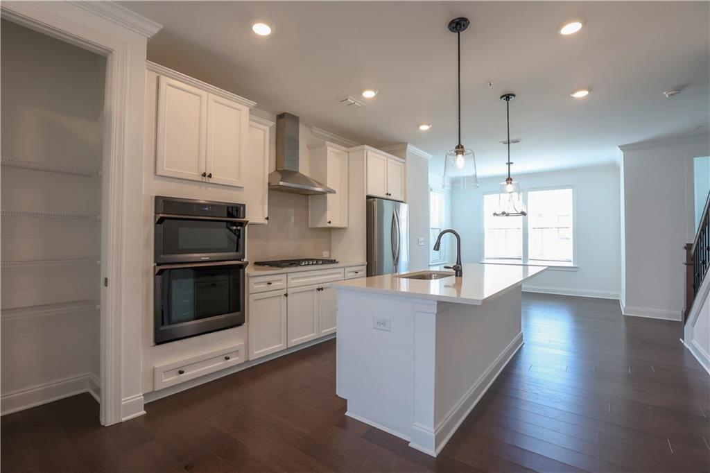6569 Beacon Drive, Sandy Springs, Georgia image 13