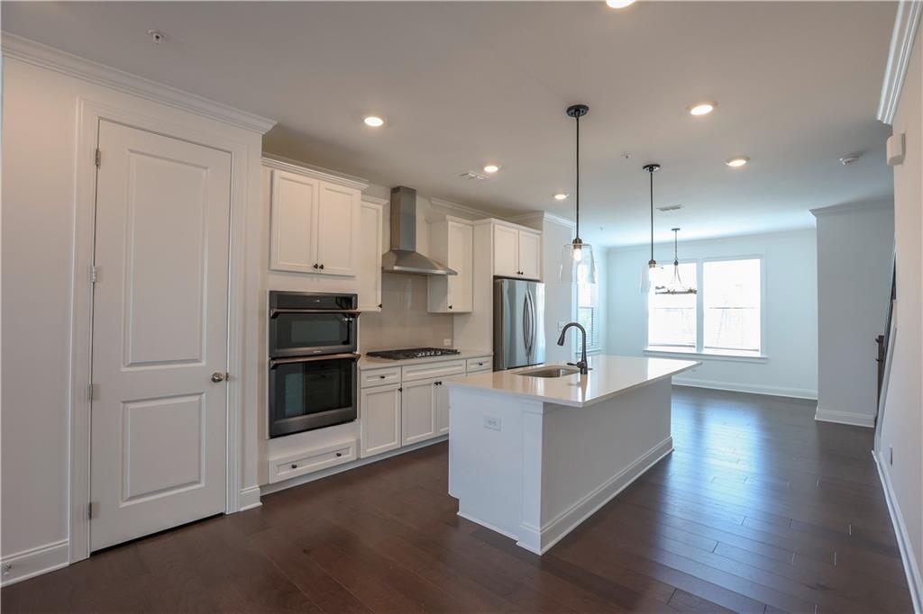 6569 Beacon Drive, Sandy Springs, Georgia image 12