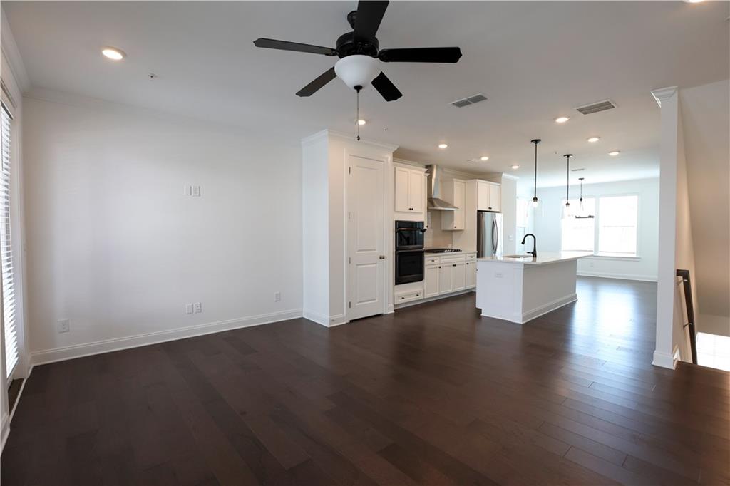 6569 Beacon Drive, Sandy Springs, Georgia image 7