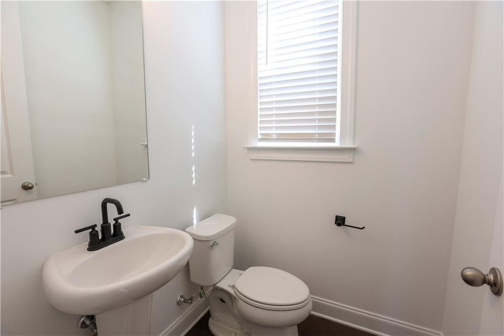 6569 Beacon Drive, Sandy Springs, Georgia image 20