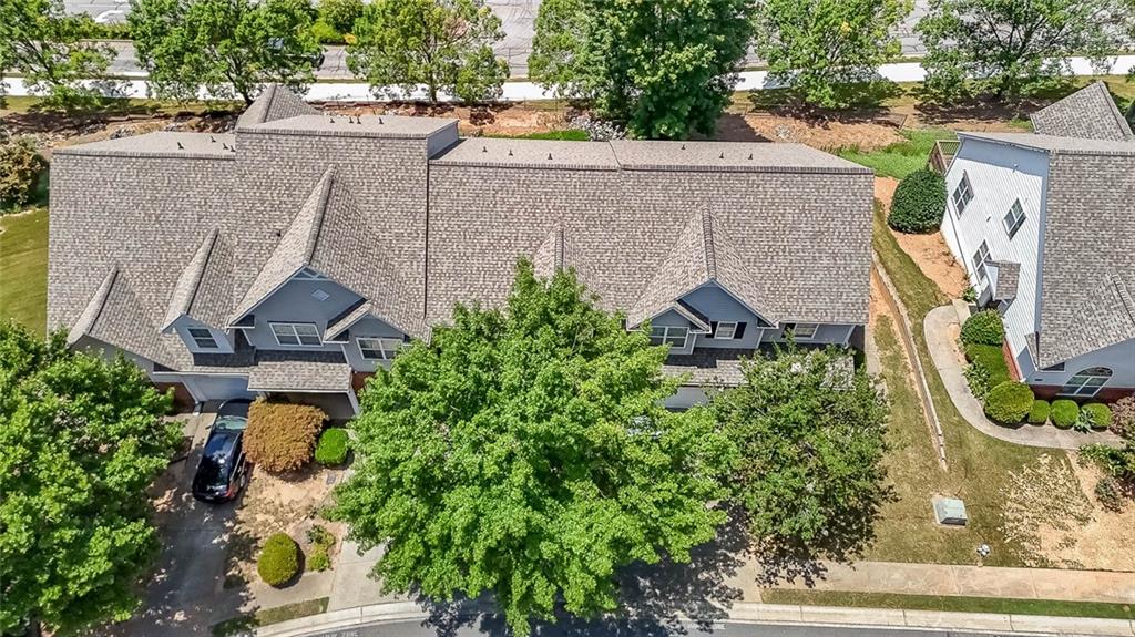 2414 Suwanee Pointe Drive