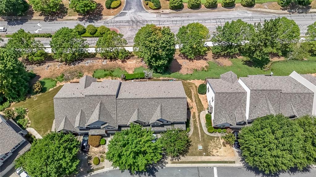 2414 Suwanee Pointe Drive