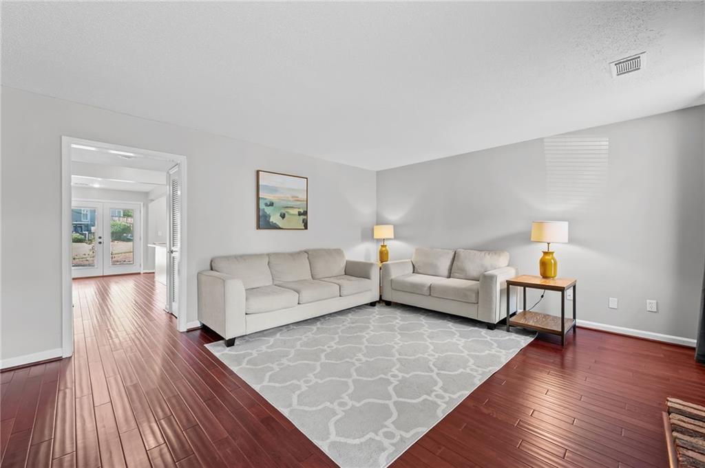 1039 Riverbend Club Drive SE