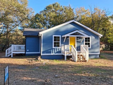 A home in Toccoa