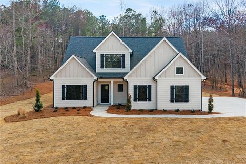 Homes For Sale - 177 West Lake Boulevard<br/> Carrollton, GA 30116