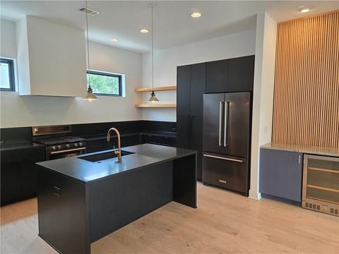 Townhouse For Rent - 1307 Glenwood Avenue<br/> Atlanta, GA 30316