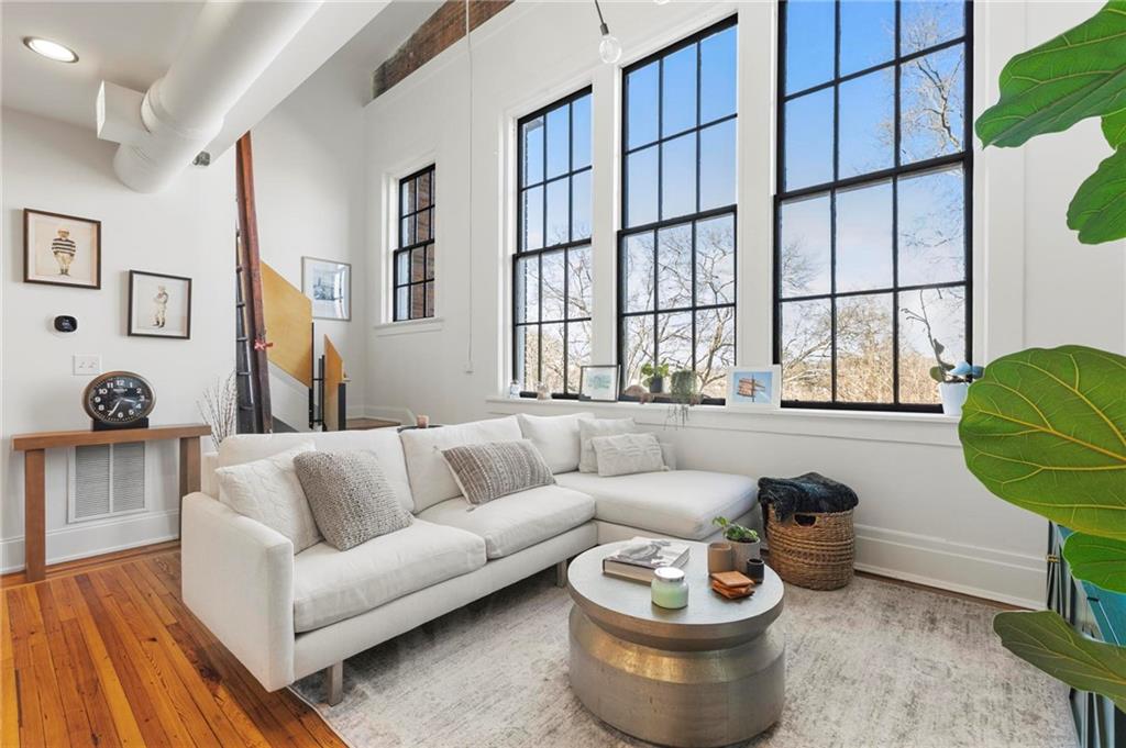 978 North Avenue NE 303