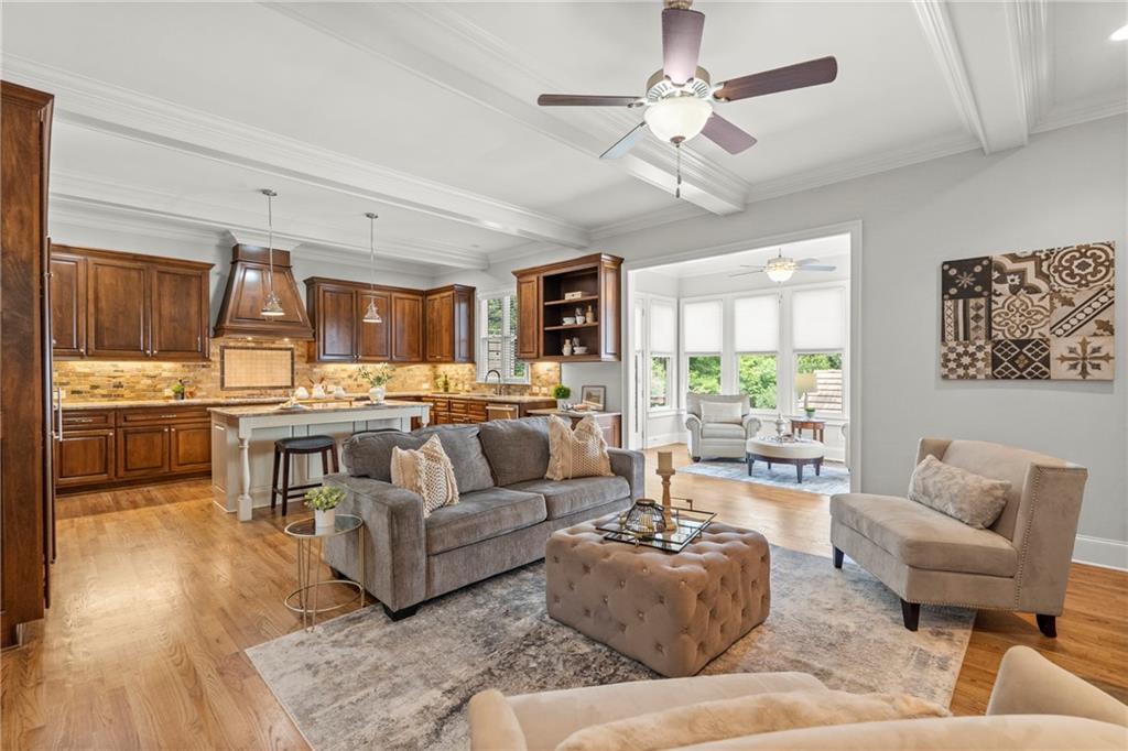 2615 Hillandale Circle
