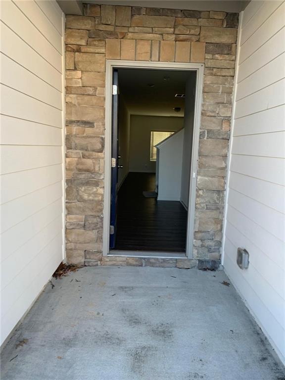 Beautiful, Energy-efficient, like new (2022 built) town home with smart features in the beautiful Cooper Springs Community! 3 Bedrooms, 2.5 Bathrooms, Comes with all like new stainless steel appliances and Granite countertops and Expresso cabinets in Kitchen. Also includes Washer and Dryer. LVP flooring on open concept first floor. Very spacious bedrooms and closets. Large Loft area on 2nd floor. Beautiful community amenities including Playground/park. Enjoy close proximity to shopping, entertainment and dining in Grayson plus convenient access to GA-78.
*** Please note that we do not accept Zillow applications. All applicants are required to submit a Georgia Association of Realtors (GAR) application form. A non-refundable application fee of $50 is required for each applicant aged 18 and older. To qualify, applicants must have a gross monthly income at least three times the monthly rent (3 X Rent). A good credit history with a score of 700 or higher is required, along with positive rental references. We will not consider applicants with prior evictions, significant outstanding debts, or recent bankruptcies.
