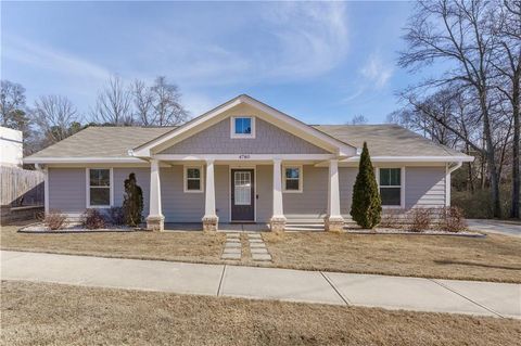 Homes For Sale - 4780 Cantrell Road<br/> Flowery Branch, GA 30542