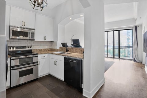 Condo For Sale - 3445 Stratford Road #1405<br/> Atlanta, GA 30326