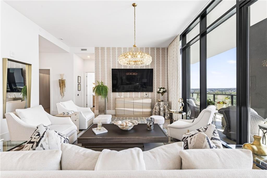 2425 Peachtree Road NE 1704