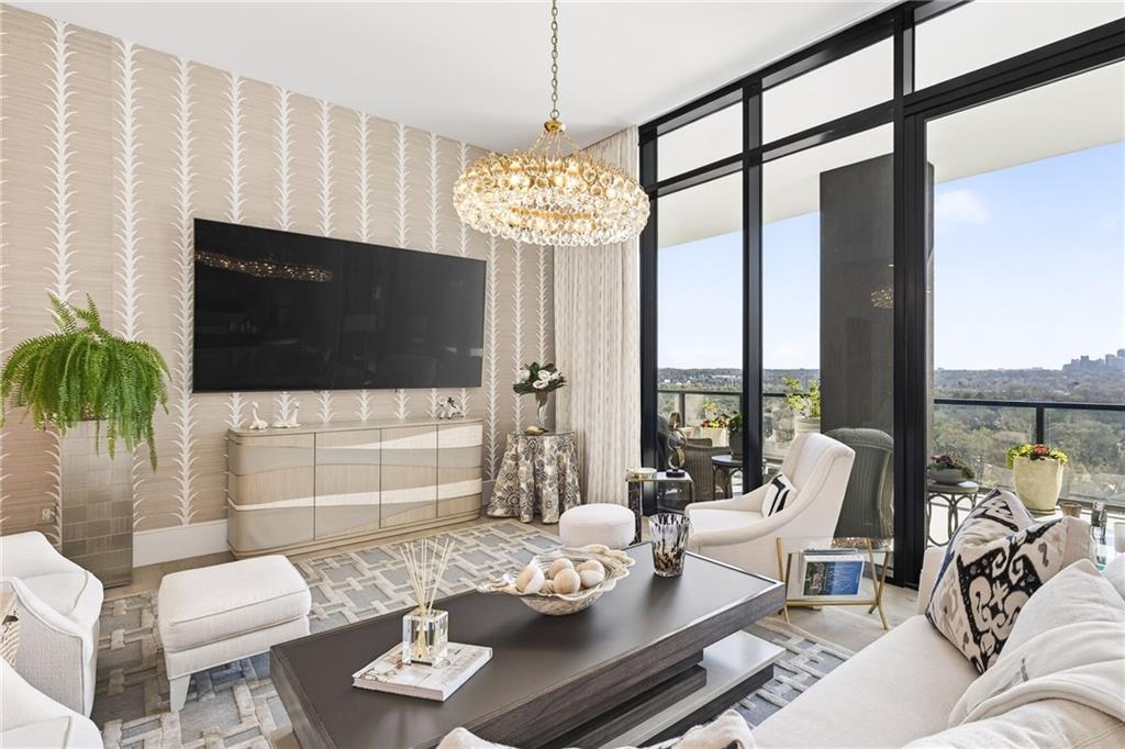 2425 Peachtree Road NE 1704