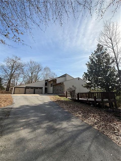 1811 Highway 113 SW Cartersville GA 30120