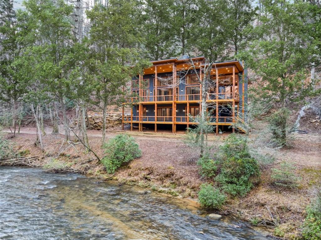 212 Fish Tale Cove