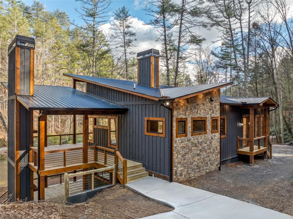 212 Fish Tale Cove