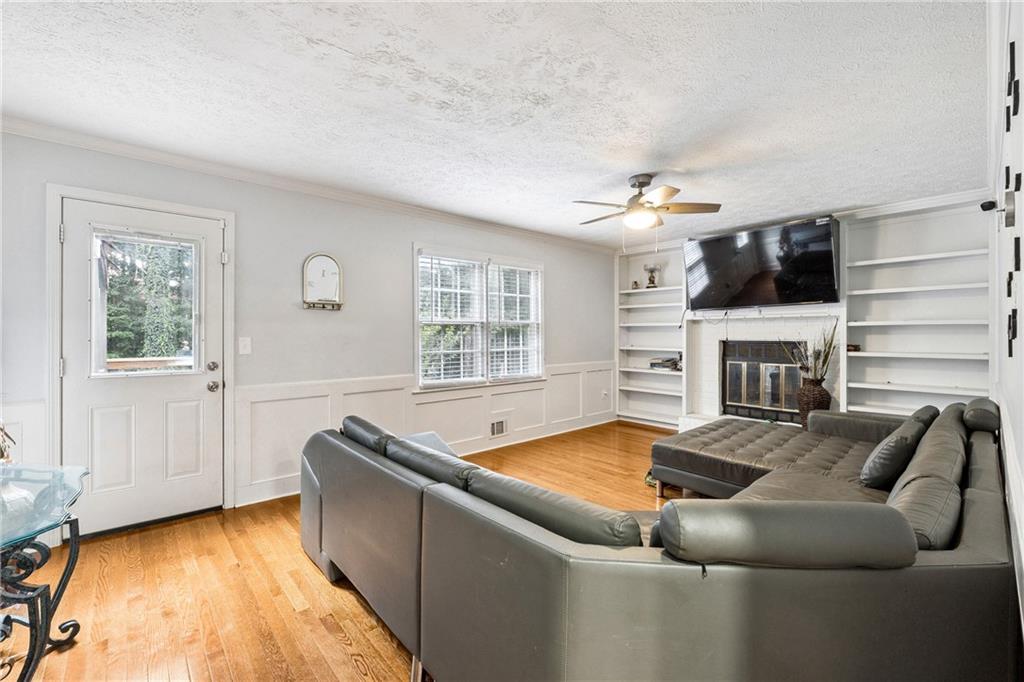 1118 Saybrook Circle NW