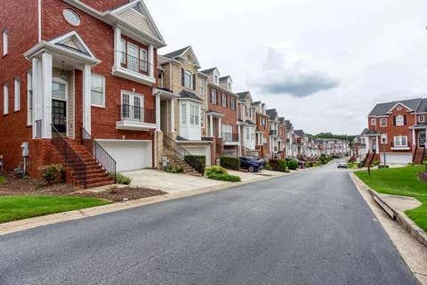 Townhouse For Sale - 1263 Creekside Place<br/> Smyrna, GA 30082