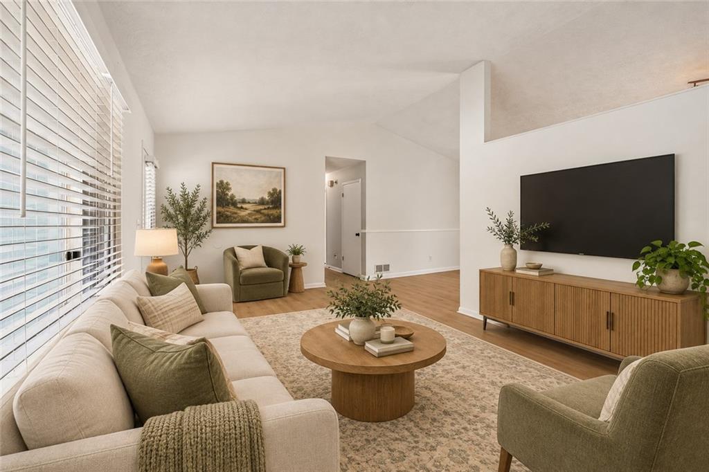 3217 Canterbury Trail