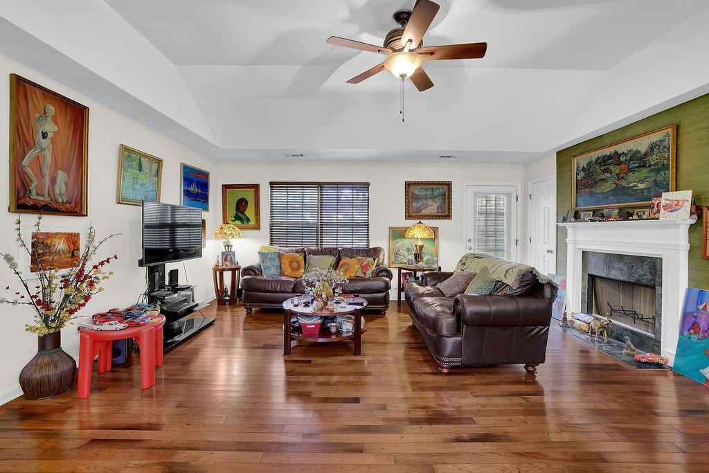 108 Jennifer Lane NW