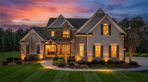 Homes For Sale - 829 Christopher Road<br/> Sharpsburg, GA 30277