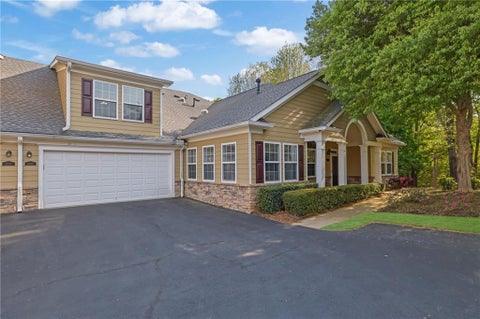 Condo For Sale - 2637 Grapevine Circle #702<br/> Forsyth County, Cumming, GA 30041