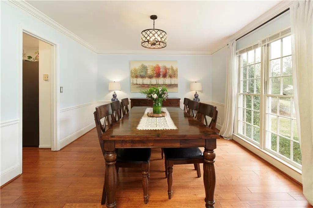 Roswell, Georgia 30076, United States, 5 Bedrooms Bedrooms, ,4 BathroomsBathrooms,Residential,Coming Soon,94988