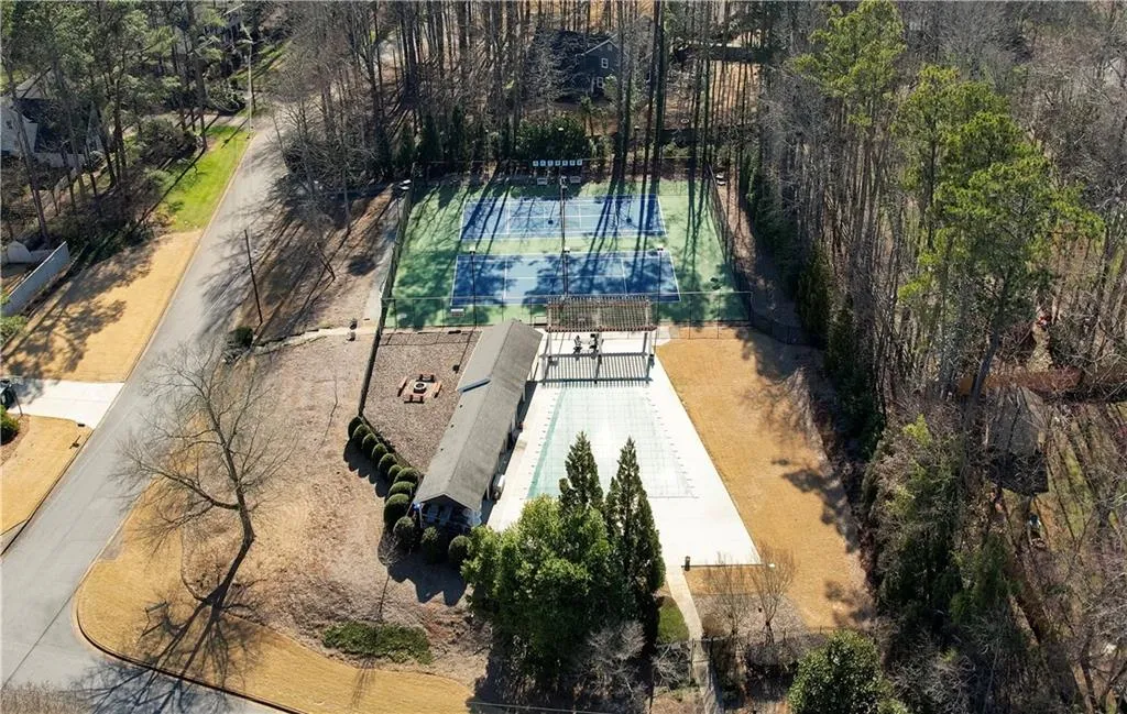 Roswell, Georgia 30076, United States, 5 Bedrooms Bedrooms, ,4 BathroomsBathrooms,Residential,Coming Soon,94988