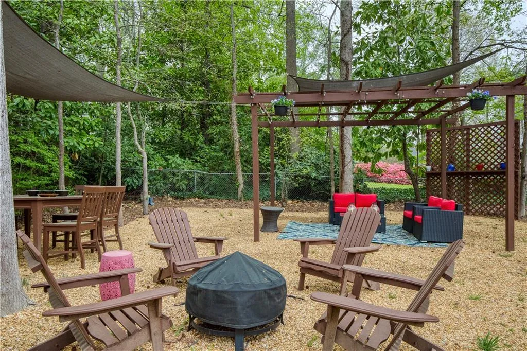 Roswell, Georgia 30076, United States, 5 Bedrooms Bedrooms, ,4 BathroomsBathrooms,Residential,Coming Soon,94988